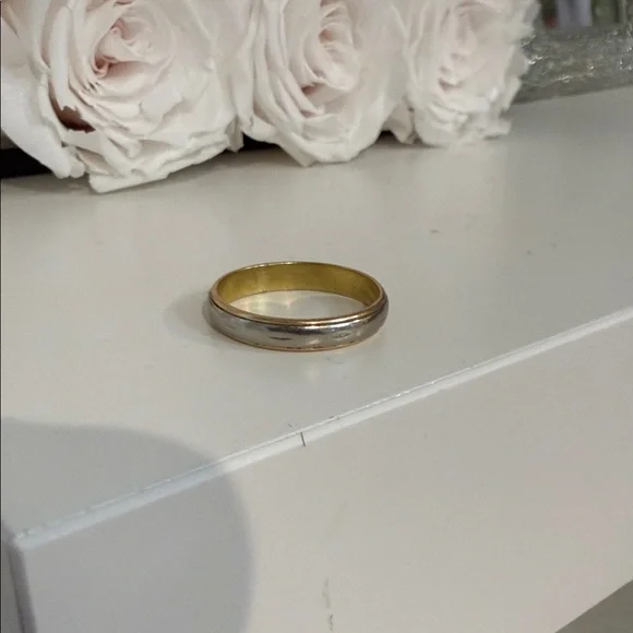 10 k vintage white gold and yellow gold wedding band - Picture 2 of 4